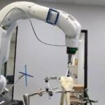 AI 기반 인공관절 수술 로봇으로 정밀한 절삭 및 맞춤형 수술 지원하는 AI 의료 로봇